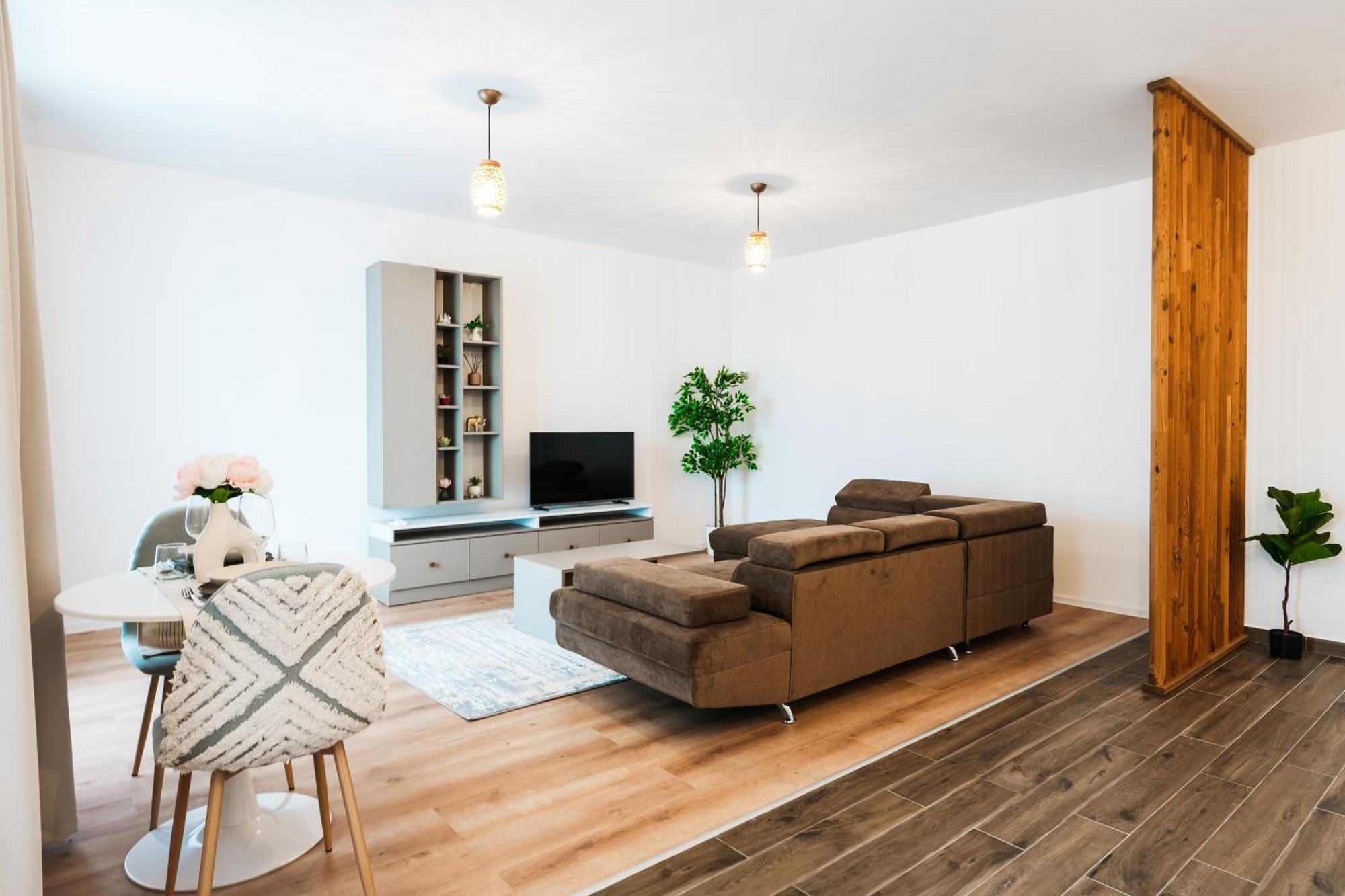 Evra Royal 2 Apartment